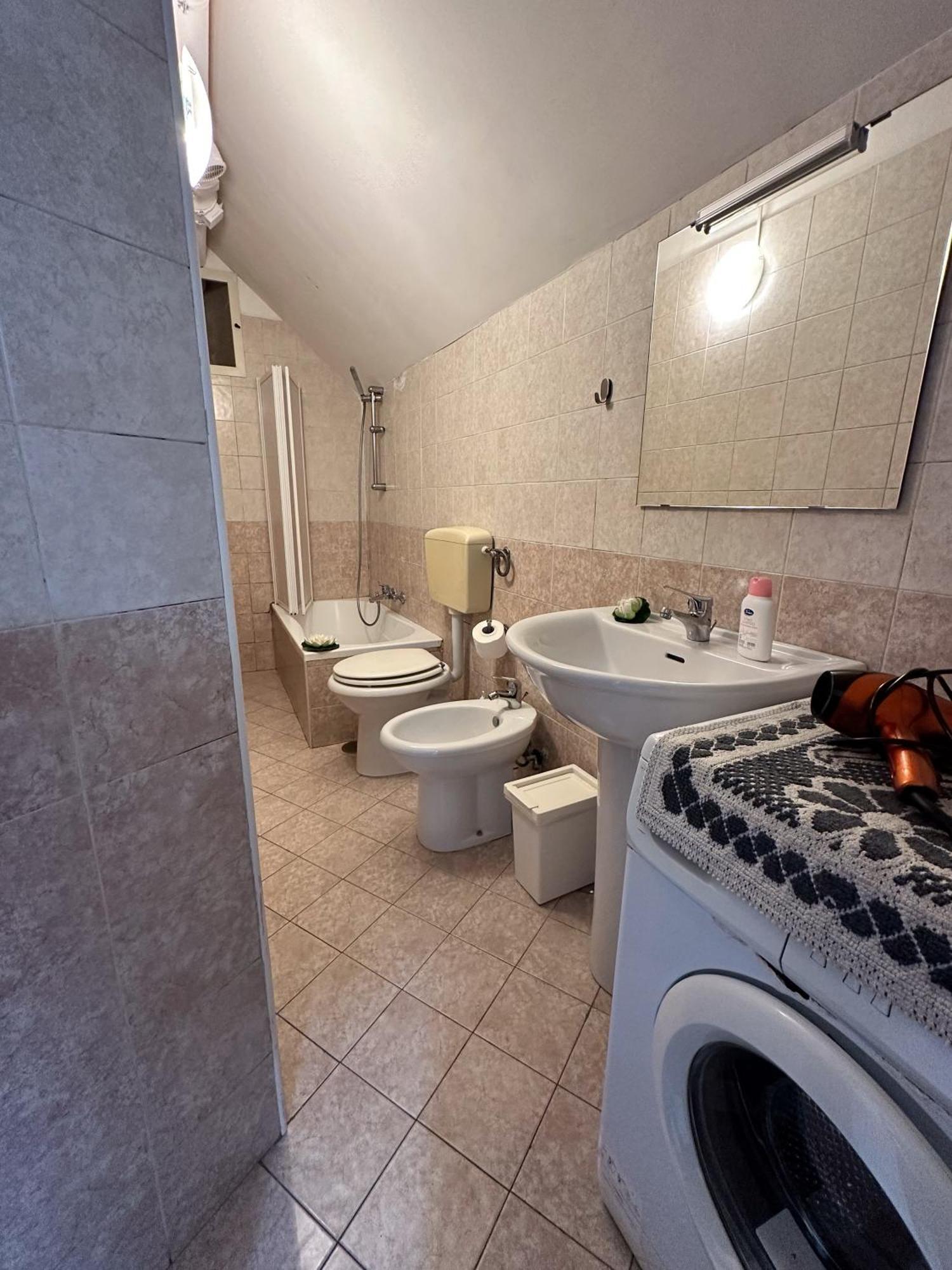 Casa Friends' House Napoli Apartment ภายนอก รูปภาพ